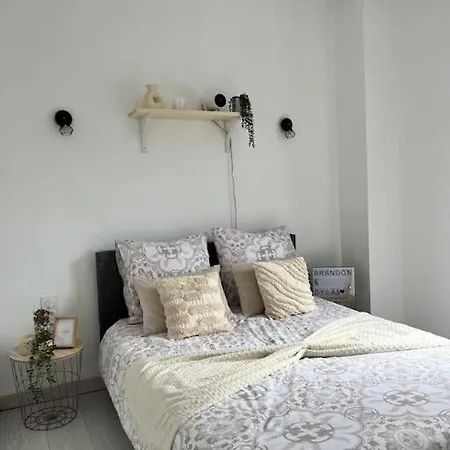Moderne Et Lumineux T2 Appartement, Proche Tramway